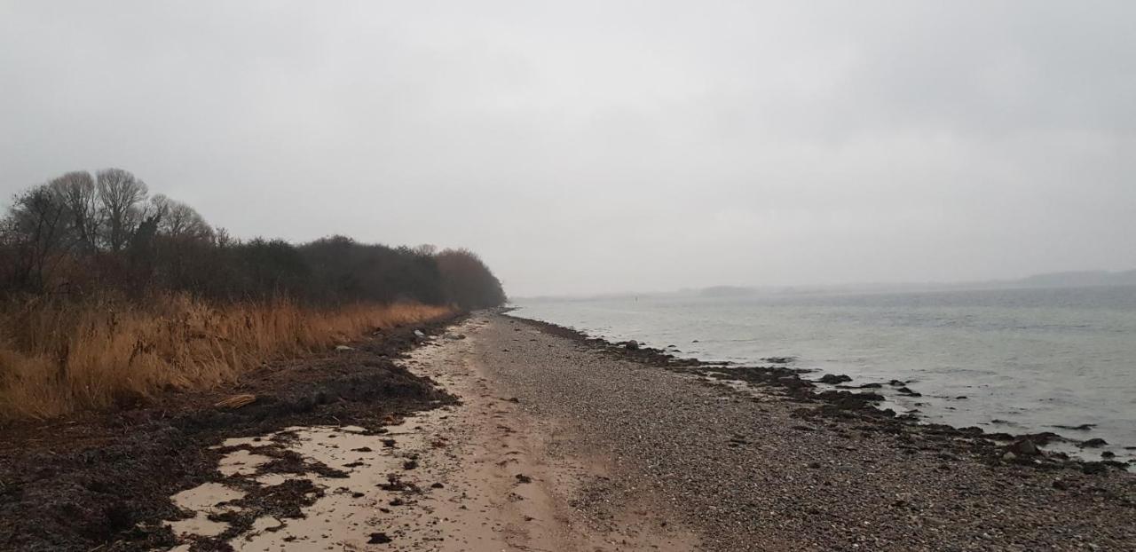 Gemuetliche Ferienunterkunft Direkt Am Meer Holnis Buitenkant foto