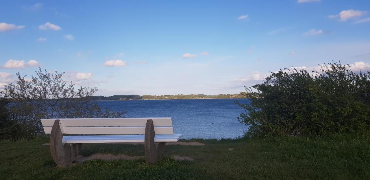 Gemuetliche Ferienunterkunft Direkt Am Meer Holnis Buitenkant foto